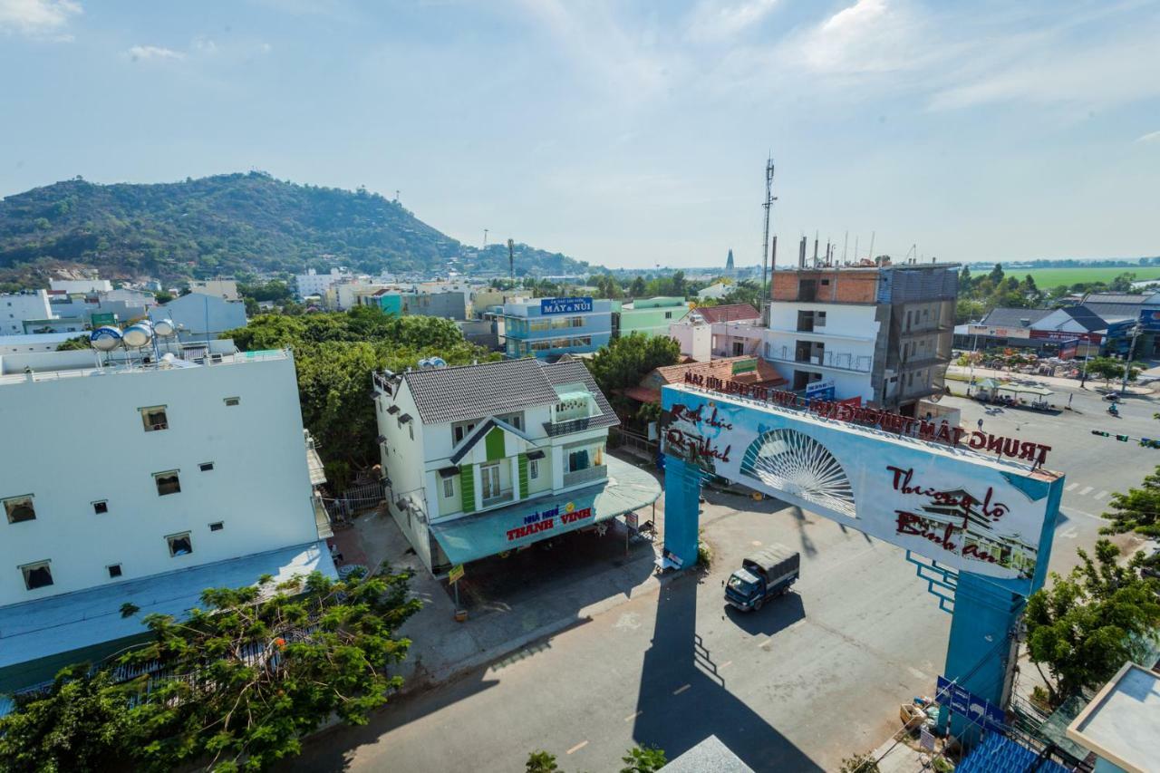 Khach San Van Xuan 79 Chau Doc Exterior photo